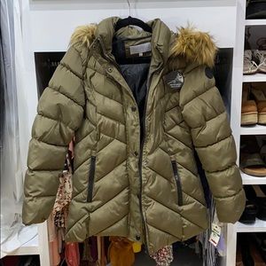 Madden girls Juniors’, Faux-Fur puffer coat